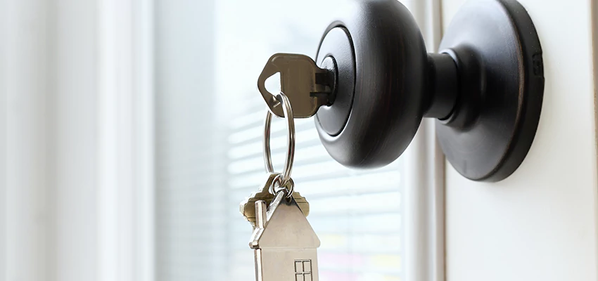 Bifold Door Knob Replacement in Earlimart, California