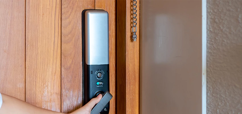 Home Security Electronic Locks Upgrades in Earlimart, CA